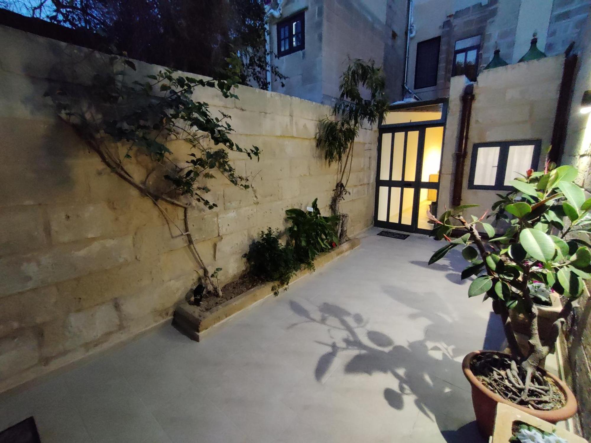 Peaceful Traditional Maltese Townhouse Luqa Exterior foto
