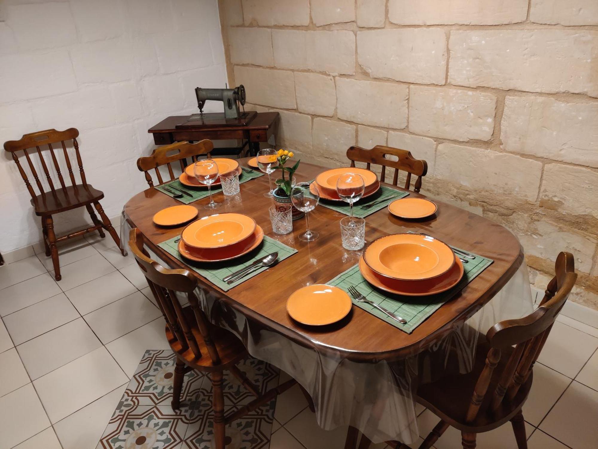 Peaceful Traditional Maltese Townhouse Luqa Exterior foto